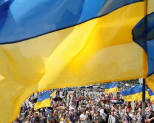 Что больше всего волнует украинцев: интересный опрос