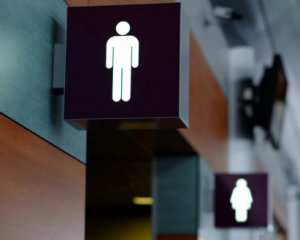 В Украине будут бороться с очередями в женские туалеты