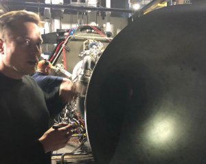 Маск покзал на видео испытания космического двигателя