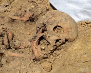 Людські кістки біля занедбаної хати знайшла жінка, яка випасала худобу