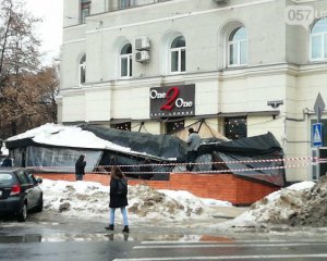 От снега обвалилась терраса ресторана