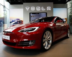 Tesla купить виробника надпотужних акумуляторів