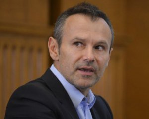 Вакарчук жестко осудил отстранение Супрун