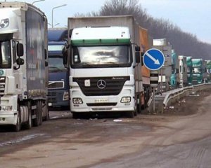 В області обмежили рух вантажного транспорту