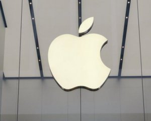 Apple продаватиме стару модель iPhone