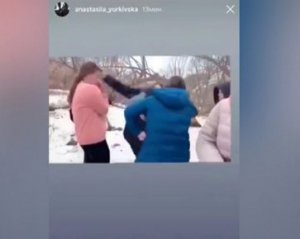 Школярки по-звірячому побили свою однолітку