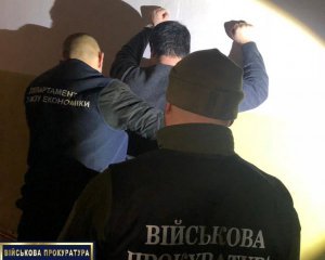 Чиновника задержали на взятке