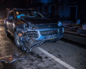 Porsche з мигалками влаштував ДТП, тікаючи від поліції