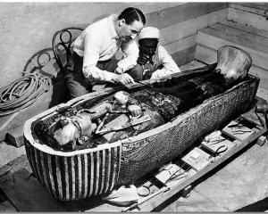 С гробницы фараона вынесли 110 кг золота