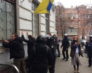 Столкновения в Киеве: следователи выяснили, кто кричал &quot;Ложись, Бандера&quot;