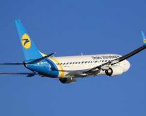 На борту украинского самолета обнаружили неизвестное вещество