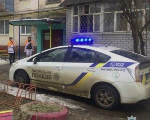 Школярка встромила  ніж у серце вітчиму