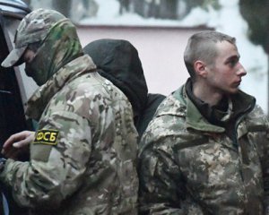 Российские тюремщики засекречивают информацию о пленных украинских моряках