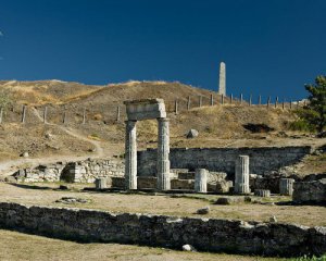 В Крыму назвали причину падения древних колонн