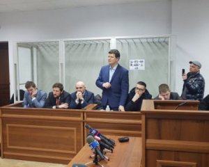 Может покаяться и порезать вены: адвокат Мангера сделал прогноз дальнейших событий