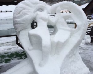 На фестивалі показали неймовірні снігові скульптури