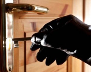 У вчителя вкрали майже 3 млн грн