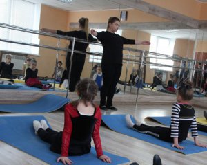 У Розсошенцях відкрили безкоштовний клас для танців та фітнесу