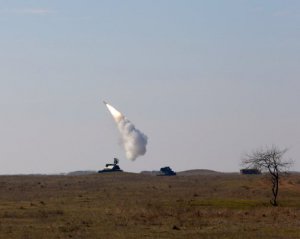 Біля окупованого Криму випробували зенітно-ракетні комплекси