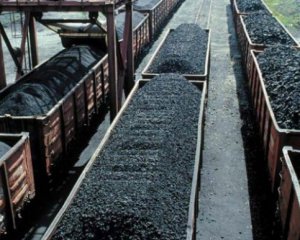 Експерт розповів, як росіяни продають вугілля з окупованого Донбасу