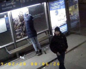 Вандали зірвали афішу із зображення захисника України