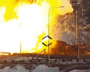 Офіцер ЗСУ "привітав" із 23 лютого - показав момент знищення позиції бойовиків на Донбасі