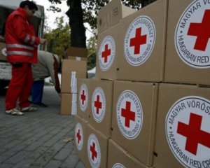 Красный Крест отправил на Донбасс девять грузовиков гумпомощи