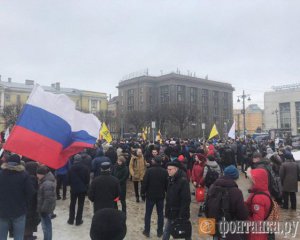 &quot;Убитый за свободу&quot; - по всей России собрались митинги в честь Бориса Немцова