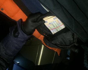 Опер карного розшуку погорів на доларовому хабарі