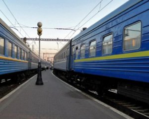 Сняли с поезда - проводницу уволили за отказ общаться на украинском