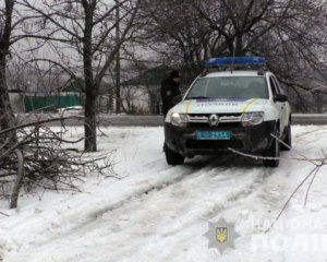 У прифронтове Новолуганське перекинули підкріплення поліції