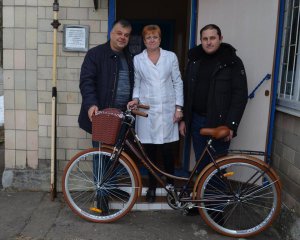 Фельдшерку в Верхолах пересадили на велосипед