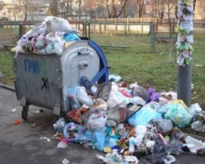 Украинцев будут штрафовать за выброшенный на улице мусор