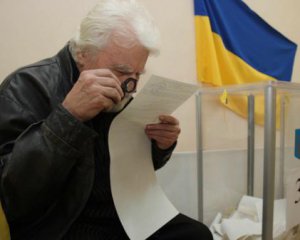 У КВУ пояснили, чому кандидати у президенти знімаються з виборів