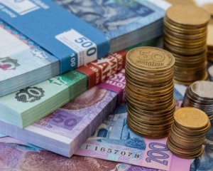 Налоги бьют по карману: сколько украинцы уплатили с начала года