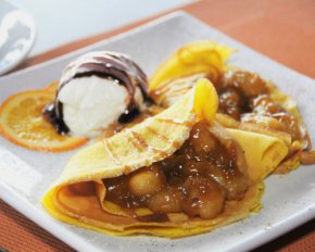 Простий рецепт із секретом: готуємо смачні млинці в останній день Масляної