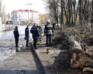 Раздавило голову: первой жертвой непогоды стал ребенок