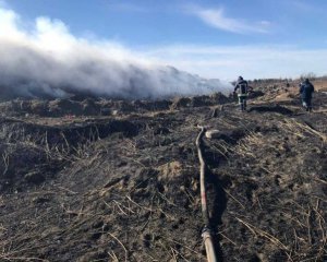 Поблизу Львова загорілося сміттєзвалище