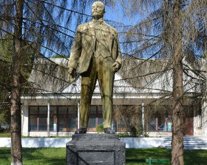 З пам&#039;ятника Леніну передумали будувати туалет