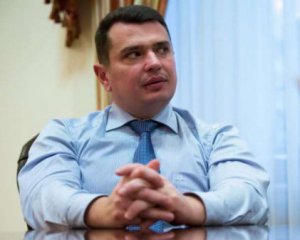 НАБУ відсторонило двох працівників, для Углави &quot;нема підстав&quot;