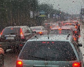 На вихідні прийде циклон з дощами та штормовим вітром