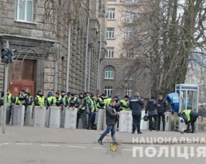 На вулиці Києва вивели Нацгвардію й вибухотехніків