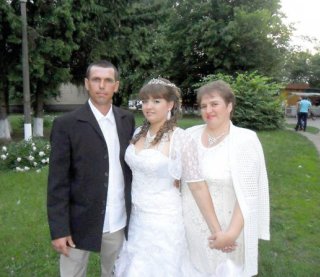 Родина Левченків учаділа у власному будинку