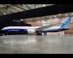 Презентували найдовший у світі пасажирський літак