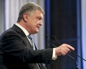 Уличными акциями Кремль хочет сорвать выборы - Порошенко