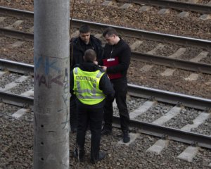 В Киеве мужчина бросился под поезд