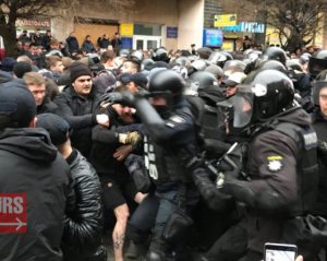 В Ивано-Франковске перед выступлением Порошенко произошли столкновения