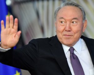 Страну разорвали бы: экс-нардеп объяснил, почему Назарбаев ушел в отставку