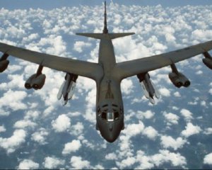 Америка перекидає бомбардувальники до російських кордонів