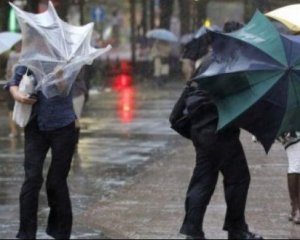 Зливи та сильний вітер: у яких областях чекати негоди